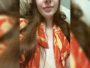 Heartbreqr67  live sex cam