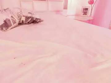 MaddieStark  live sex cam