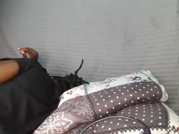 Maurine  live sex cam