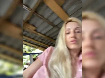 StreKoza  live sex cam