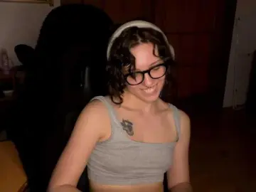 PlushPoutX  live sex cam