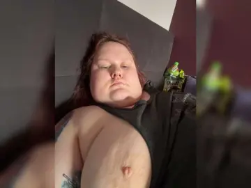Smarties6300  live sex cam