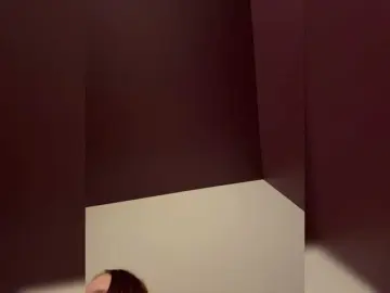 Smarties6300  live sex cam