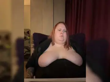 Smarties6300  live sex cam