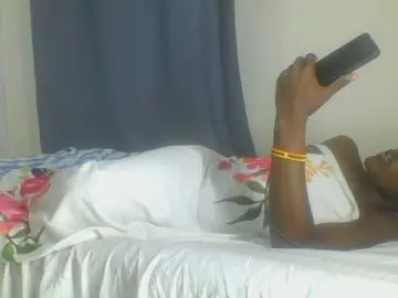 Smilingbeibylove  live sex cam