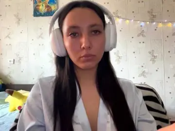 LeannBernmen  live sex cam