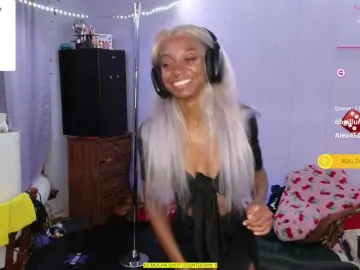Mocha17  live sex cam