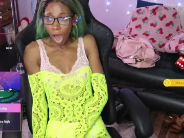 Mocha17  live sex cam