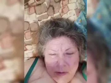 SweetSugar77  live sex cam