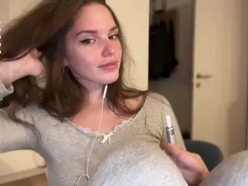 Heybeautygirls1  live sex cam