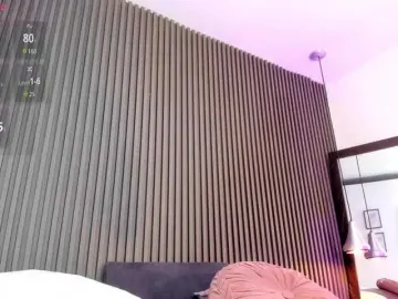 Lizzarobert  live sex cam