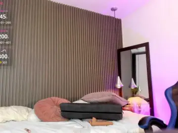 Lizzarobert  live sex cam