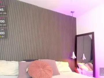 Lizzarobert  live sex cam