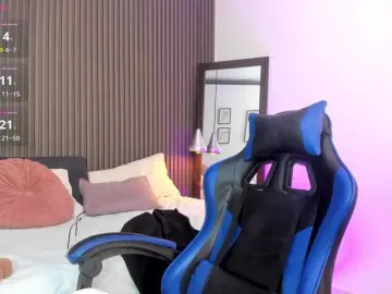 Lizzarobert  live sex cam
