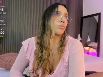 Lizzarobert  live sex cam