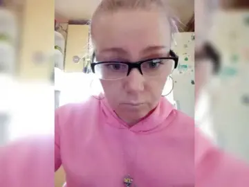 MEow-WoW  live sex cam