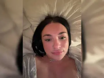 AlexaHotty1  live sex cam