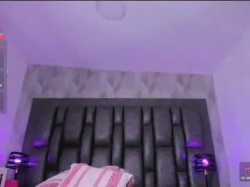 CloeBonet  live sex cam