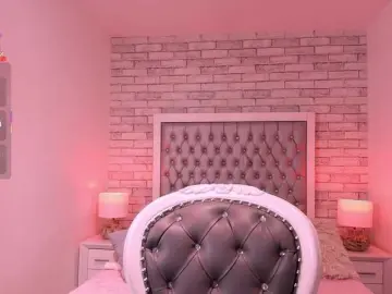 CloeBonet  live sex cam