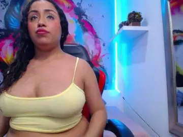 Cristal-horny19  live sex cam