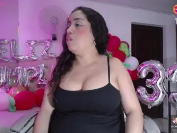 Cristal-horny19  live sex cam