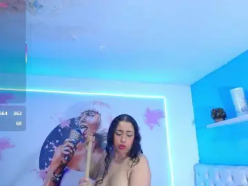 Cristal-horny19  live sex cam