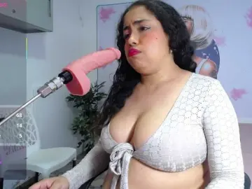Cristal-horny19  live sex cam