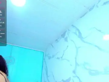 Cristal-horny19  live sex cam