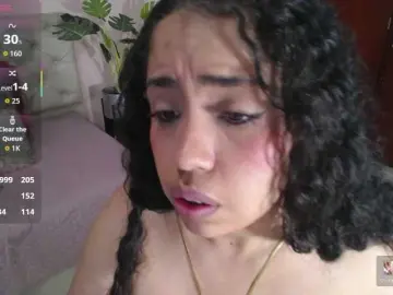 Cristal-horny19  live sex cam