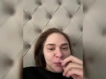 -Kroxa2003-  live sex cam