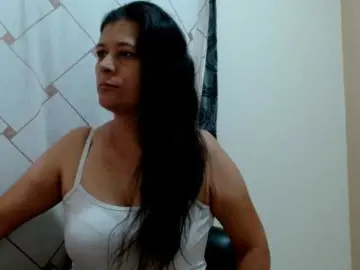 Adrianamilf  live sex cam
