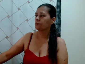 Adrianamilf  live sex cam