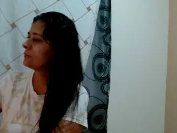 Adrianamilf  live sex cam