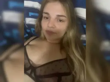 Carolina777  live sex cam