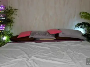 Linda-Bloom  live sex cam