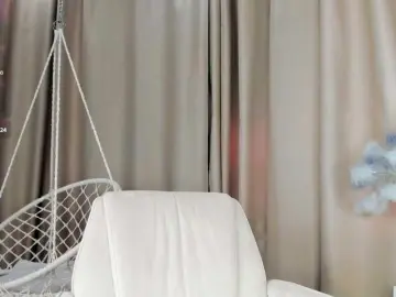 Linda-Bloom  live sex cam