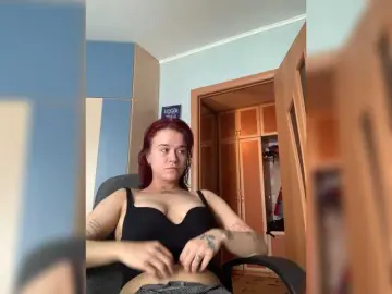 Mia-sweet  live sex cam