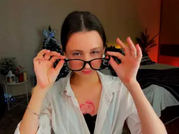 YourLovellyStory  live sex cam