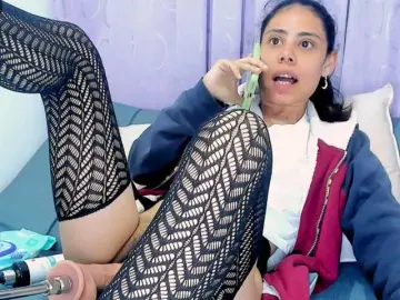 Dani-pety  live sex cam