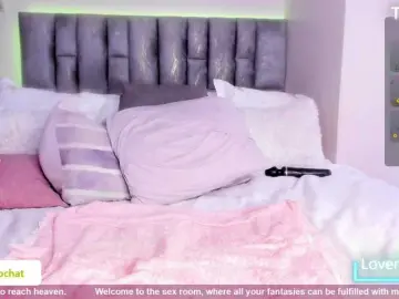 HollyTegan  live sex cam