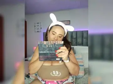 HollyTegan  live sex cam