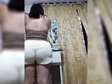 HollyTegan  live sex cam