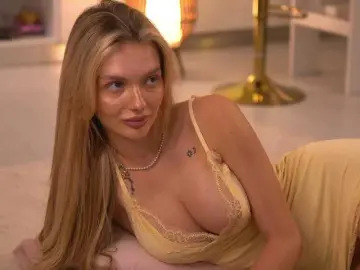LeyaMeyers  live sex cam