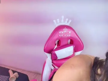 Lia-adams  live sex cam