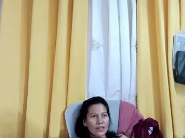 Nemayhottits  live sex cam