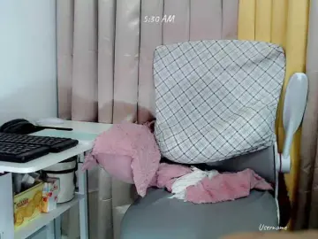 Nemayhottits  live sex cam