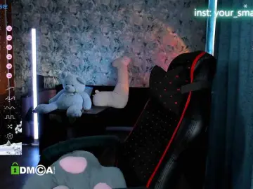 Your-small-bunny  live sex cam