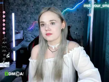 Your-small-bunny  live sex cam