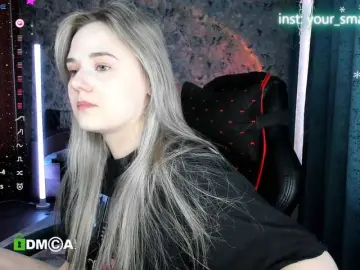 Your-small-bunny  live sex cam