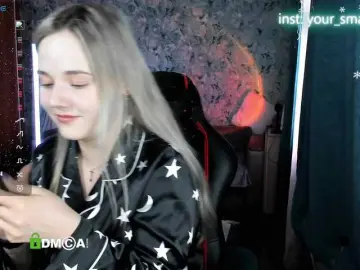 Your-small-bunny  live sex cam